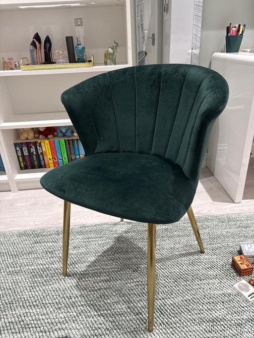  — Desk chair