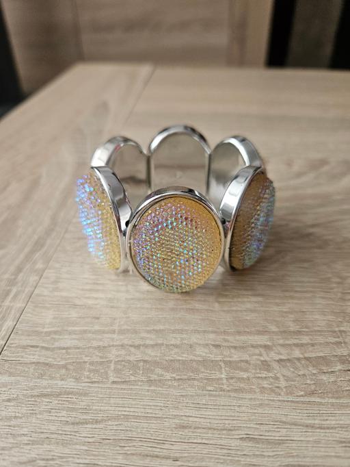  — Shimmer bracelet..like new..fits any size