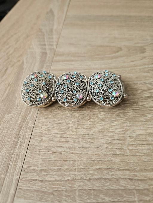  — Ornate stone detail bracelet