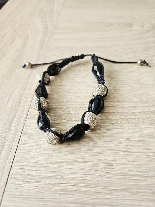  — Gorgeous shimmer stone bracelet