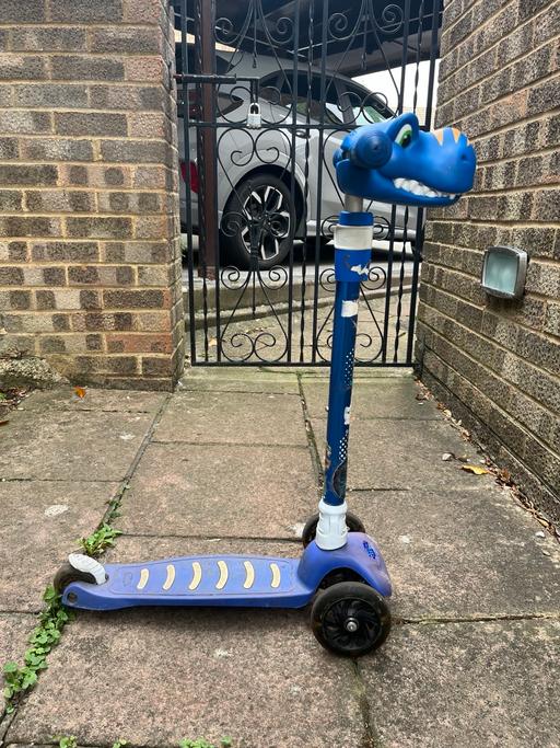  — Kids 3 Wheel Scooter