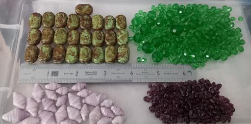  — Antique vintage jewellery beads