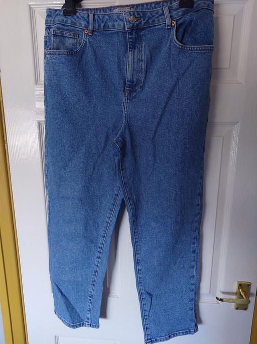  — Women's straight leg denim jeans size 16