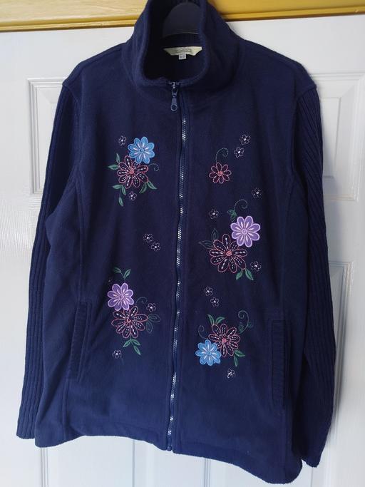  — Women's navy fleece size 16/18