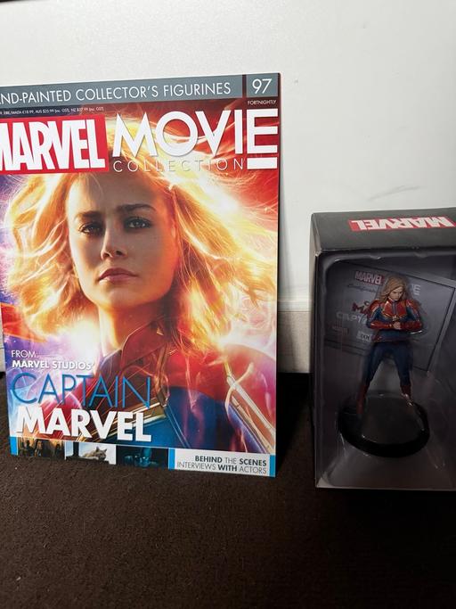  — Captain Marvel Figurines
