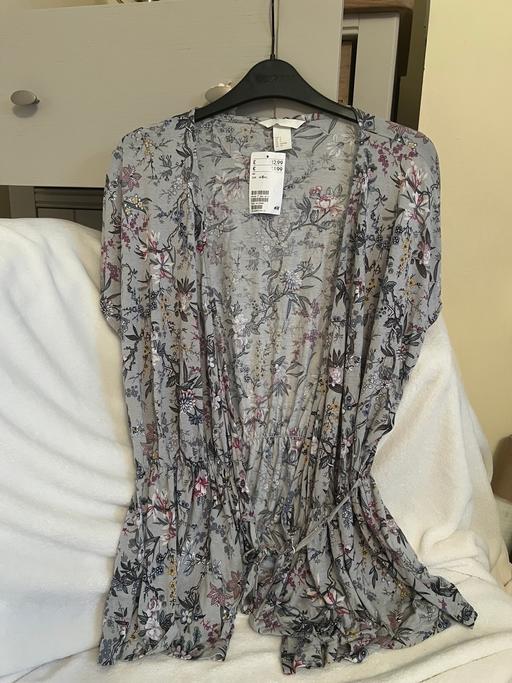  — Womens Top From H&M ( New )