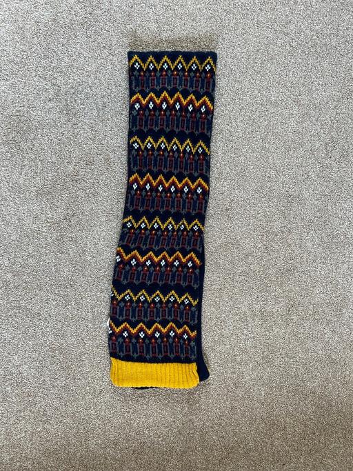  — Knitted scarf 8-12 years