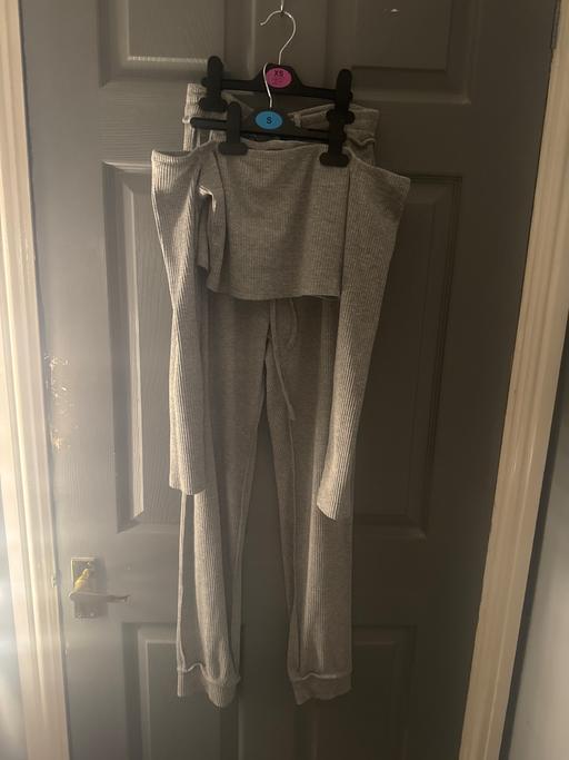  — Off the shoulder tracksuit