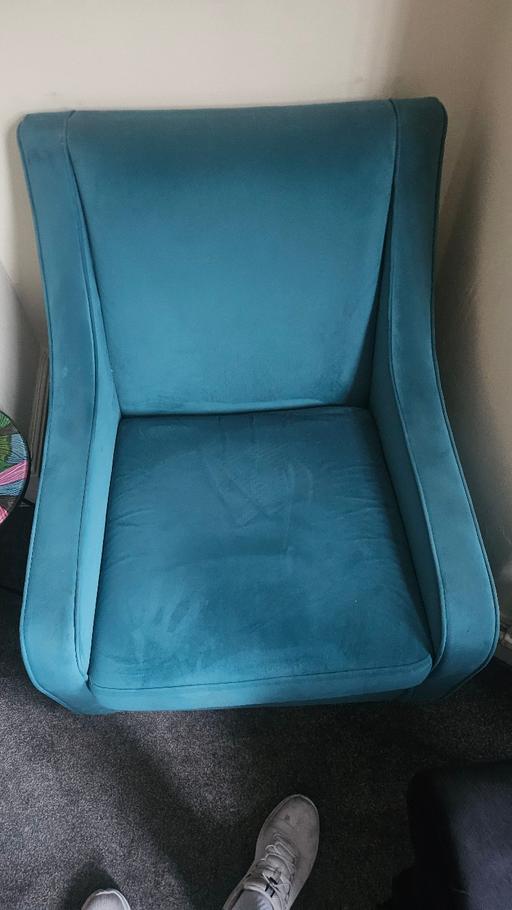  — Arm chair in perfect condition