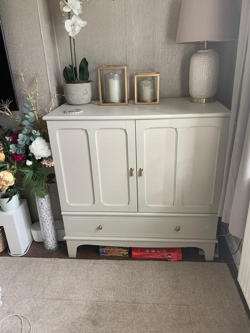  — Console table
