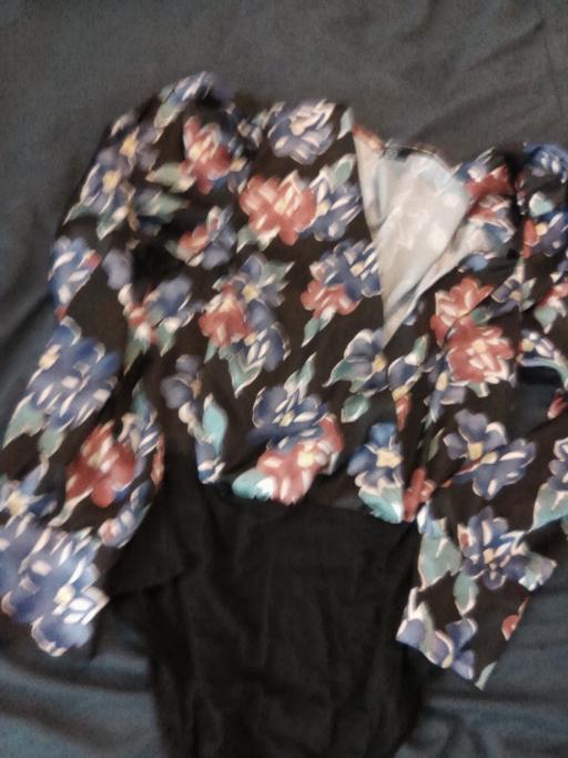 — blouse