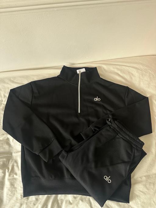  — Alo Quarter Zip + Cuffed Leg Joggers Set