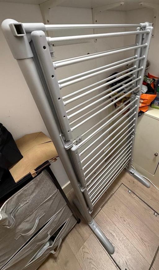  — Electric Heated Clothes Airer