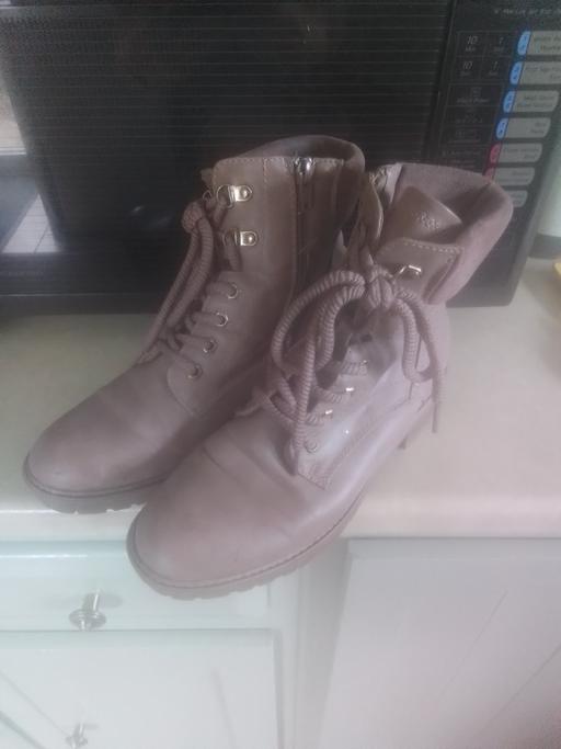  — LADIES ANKLE BOOTS
