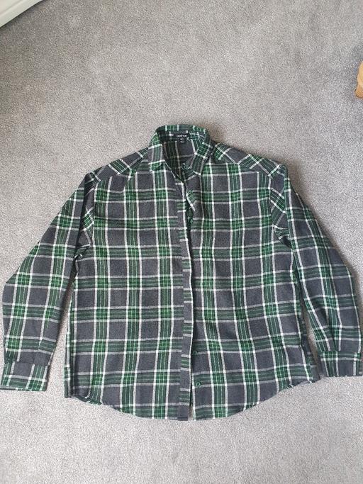  — Boohoo Oversized Check Shirt Size 8