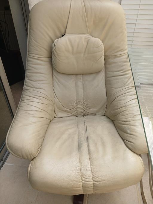  — cream leather recliner chair 