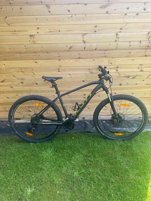  — Scott aspect mountain bike (Size Large)