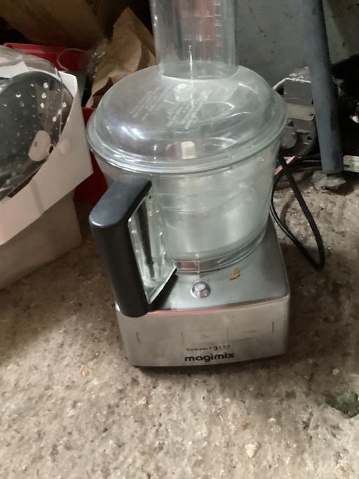  — Magimix mixer working