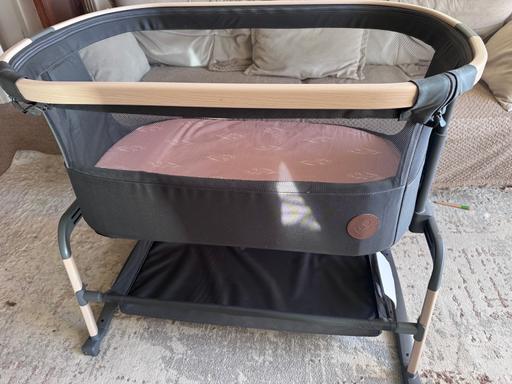  — Maxi cosi bedside cot from birth till 10kg