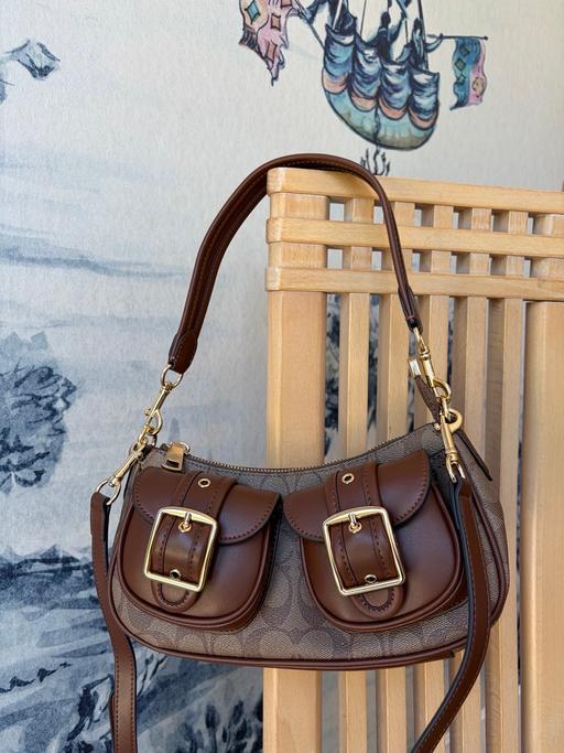  — Coach Ashton Bag With Signature Canvas