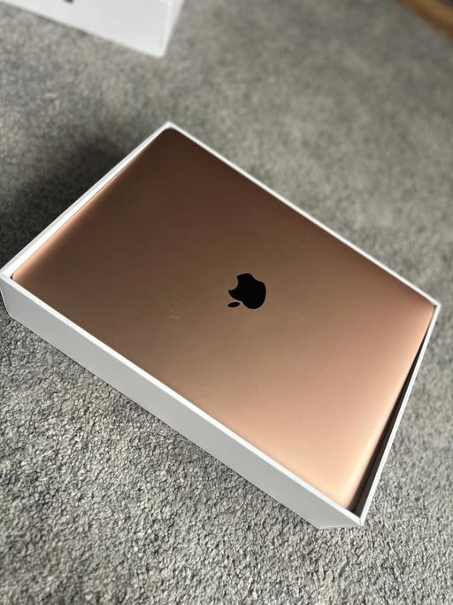  — Apple MacBook Air 2020