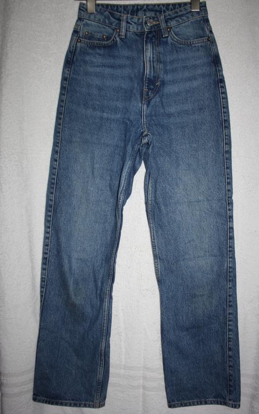  — Weekday blue jeans size 6