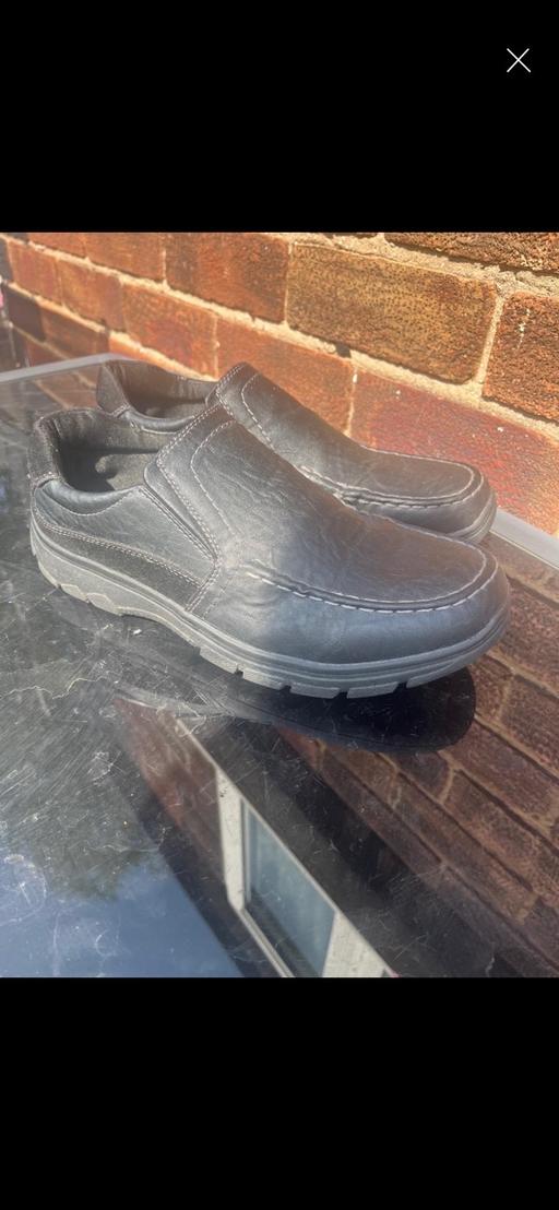  — Mens cushioned walk slip on shoe black size 8