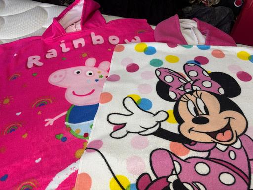  — Girls poncho hooded towels