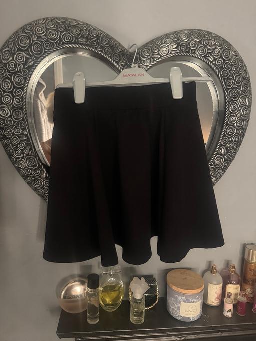  — Kids black skirt
