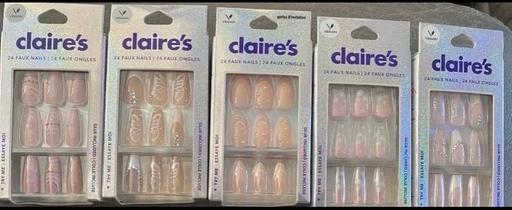  — False nail sets