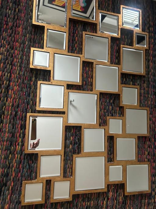  — Square design mirror