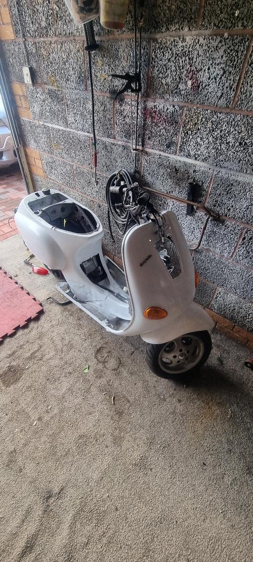  — selling my 125 Vespa 1991