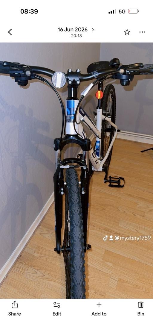  — One women hybrid mounting bike 21 gears