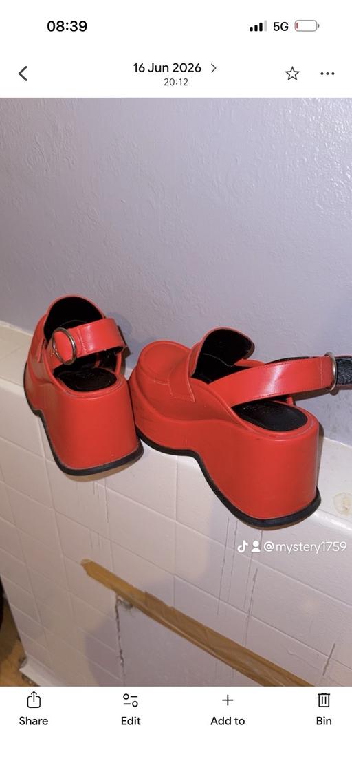  — Platform shoes Dolls kills