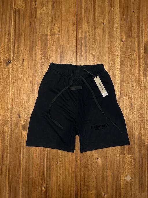  — Essential shorts