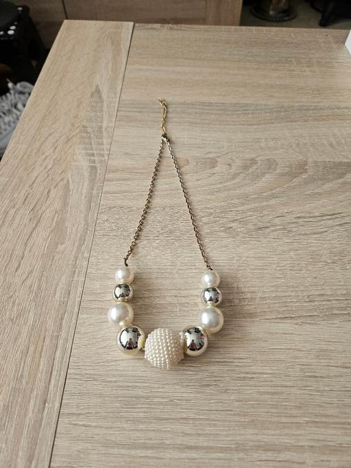  — Ball style necklace