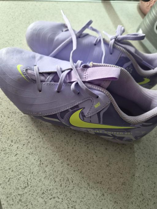  — Boys Nike Lilac Size 1