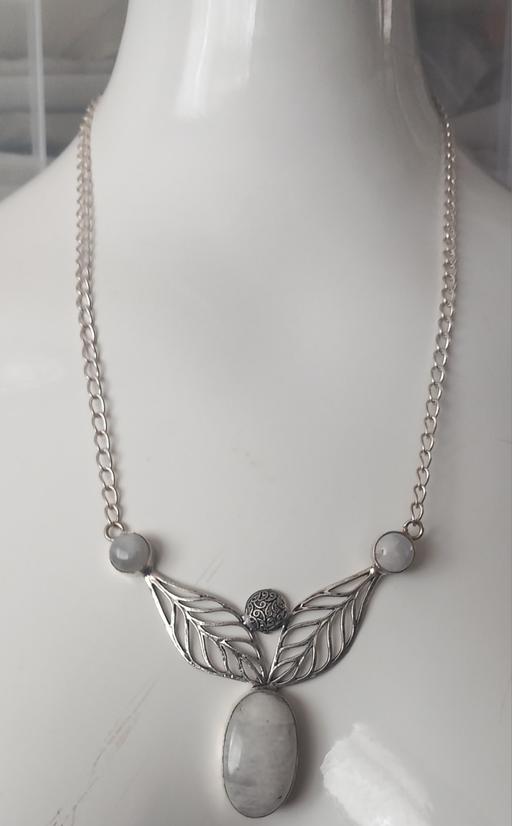  — Beautiful semi precious moonstone necklace