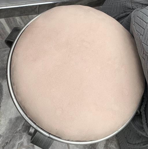  — Heavy metal and cushioned side seat footrest