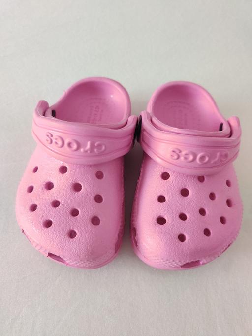  — Crocs sandals
