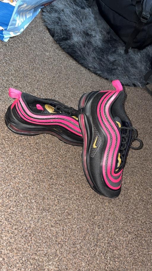  — Trainers Nike
