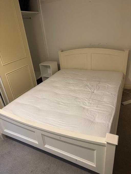  — Lovely condition bed with expensive mattress