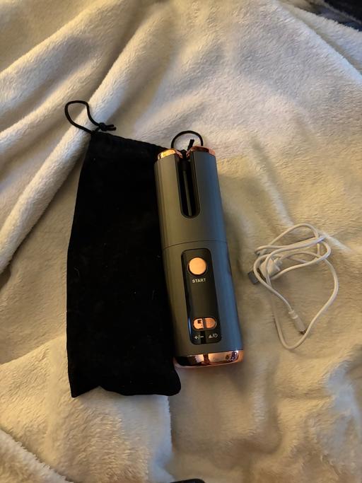 — Hair curlers