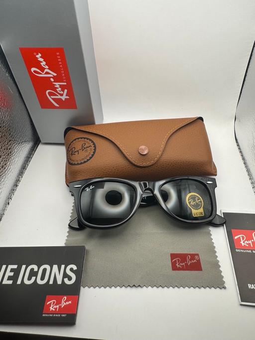  — Ray ban wayfarer RRP £280