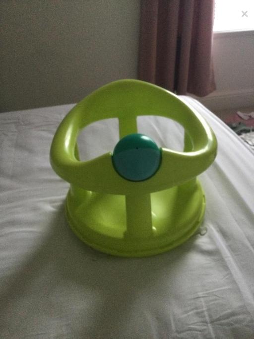  — Baby’s bath seat