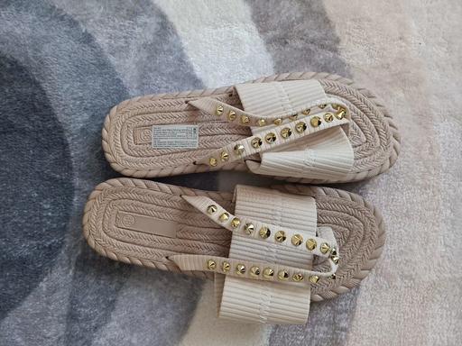  — brand new shein sliders size 5