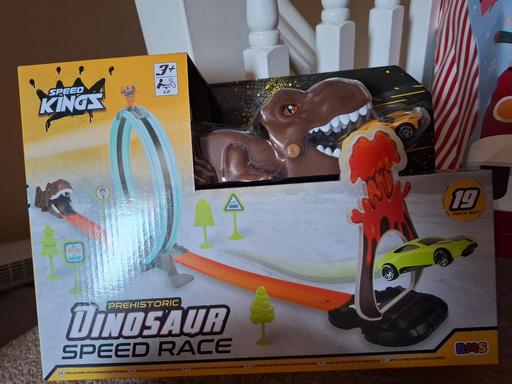  — Dinosaur speed race