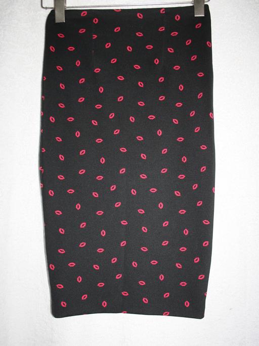  — H&M knee length skirt size 6