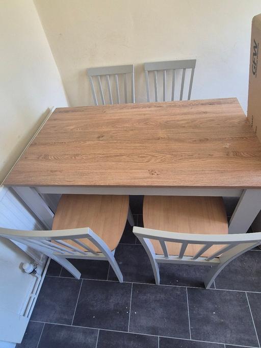  — Table and 4 chairs