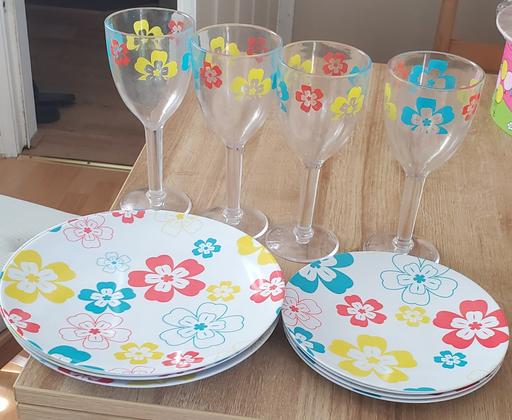  — 12pc melamine set